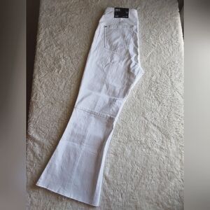 🌺 NWT INC Denim Pull-On Flare White Jeans